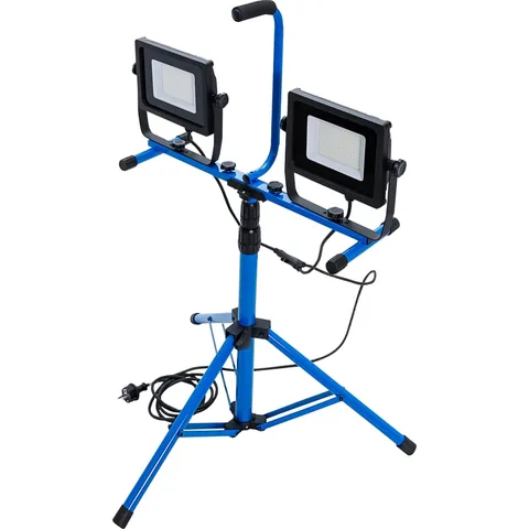 Heavy-Duty Tripod AC Work Light angled view