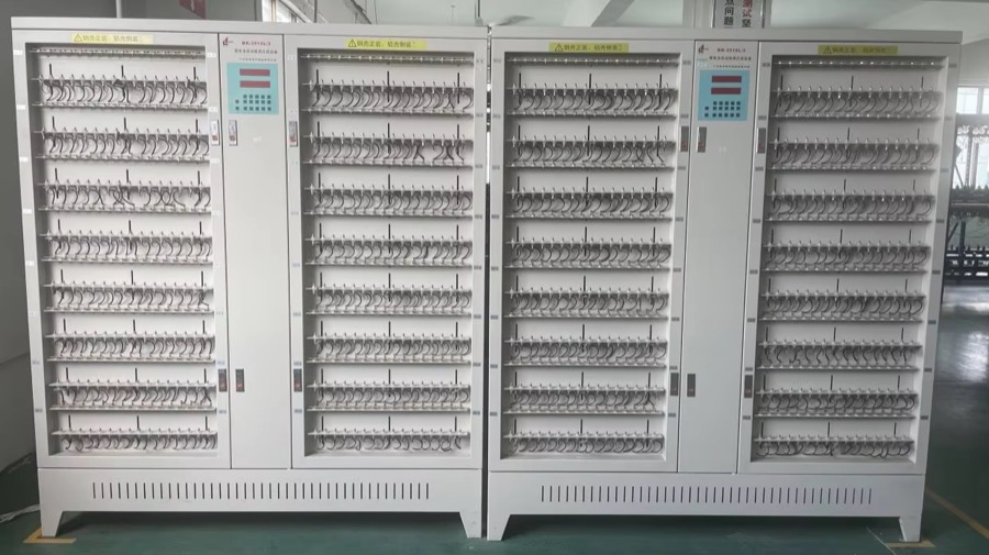 Battery tester used for incoming material inspection and component verification
