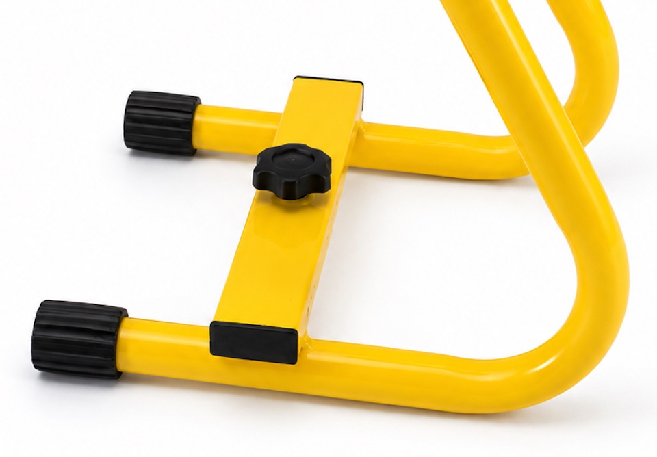 Stable steel base structure for portable flood light stand